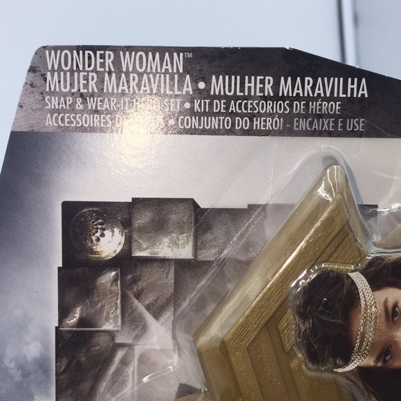 DC Justice League Wonder Woman Snap & Wear-It Hero Set Mattel New in Package - Picture 2 of 12